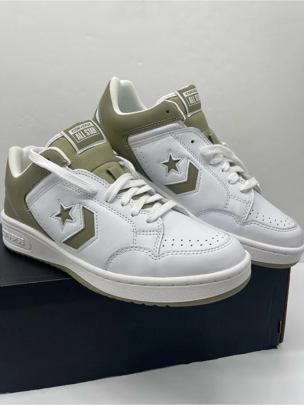 Converse •Men’s Sz 10 A11092C WEAPON OX
WHITE/MOSSY SLOTH/WHITE Athletic Sneaker - Picture 4 of 16